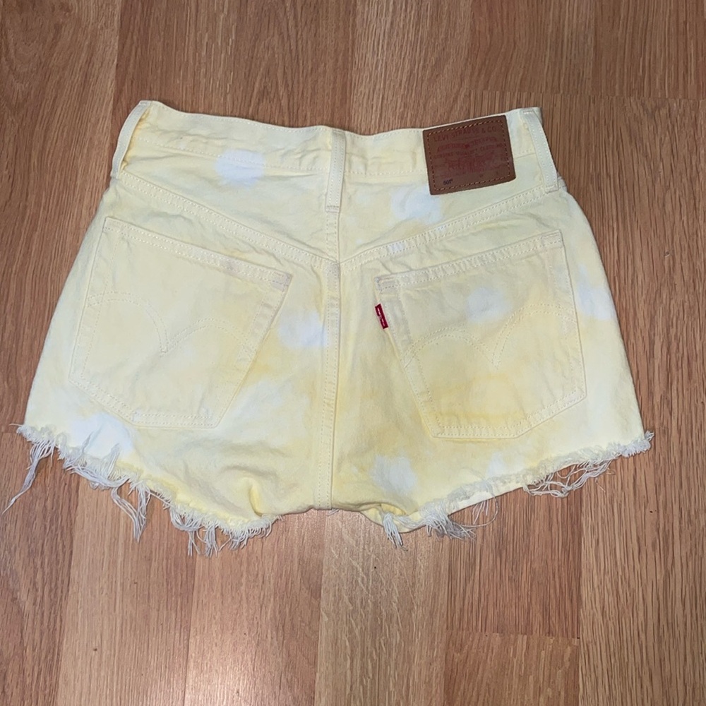 💛Levi 501 Denim Cutoff Jean Shorts Yellow tie-dye Button fly Size 26